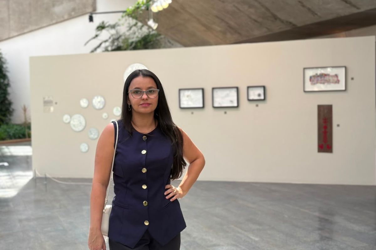 Estudantes do Itapoã visitam mostra Constelações Contemporâneas