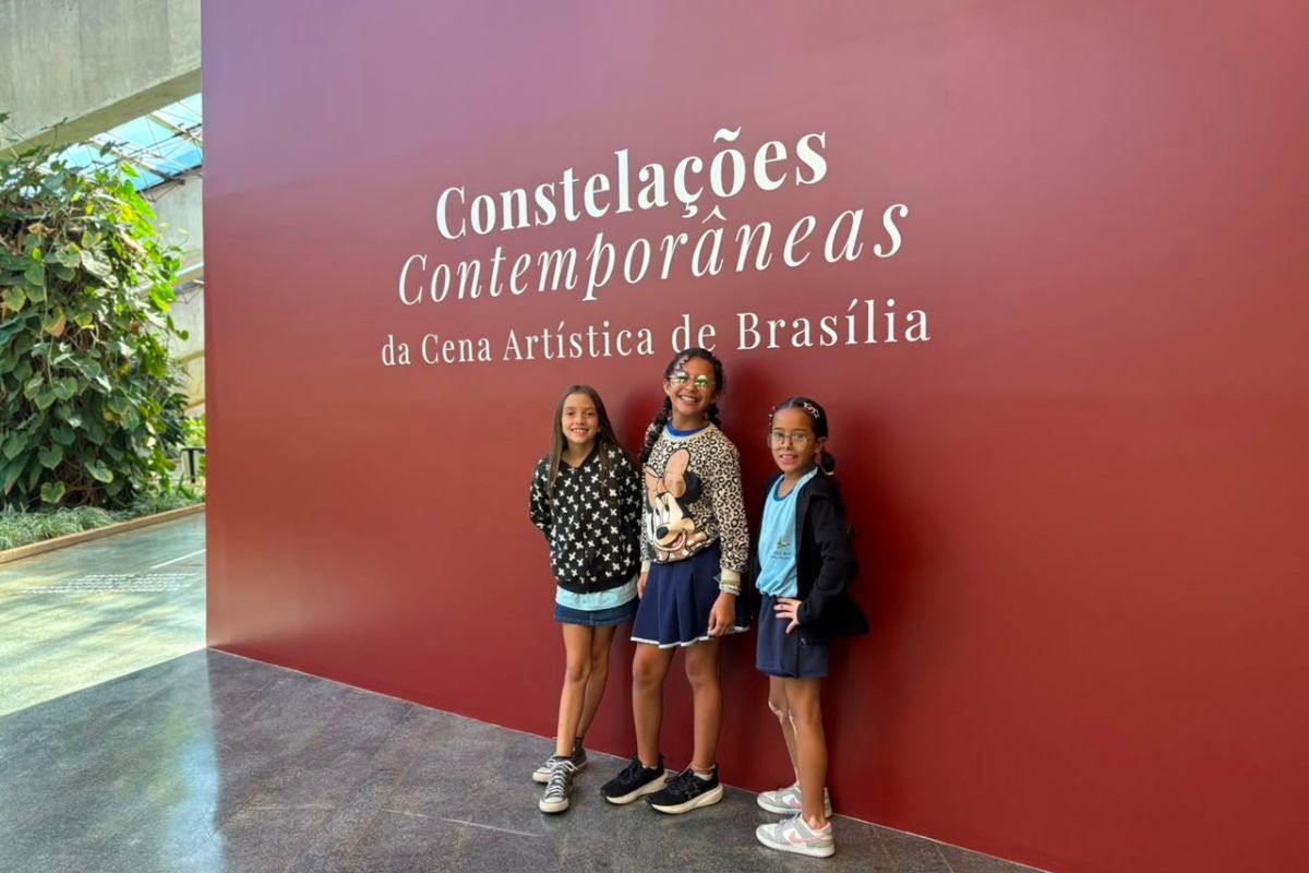Constelações Contemporâneas: alunos da EC 413 Sul visitam mostra