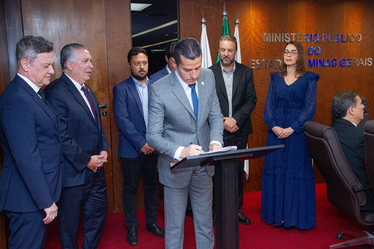 prefeito Alvaro Damião eprocurador-geral de Justiça, Paulo de Tarso Morais Filho