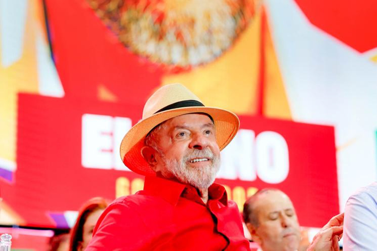 Lula Rejeita Apoios Externos e Enfatiza a Importância da Democracia Brasileira