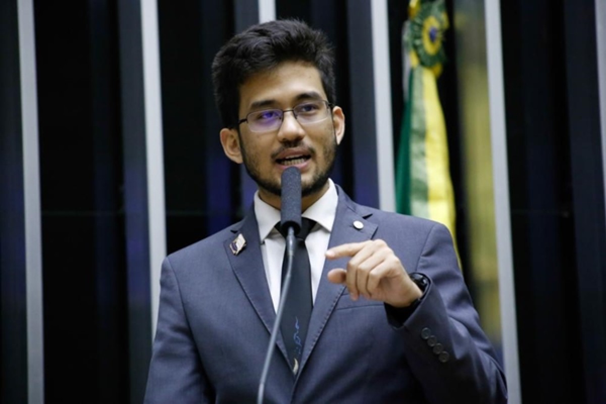 Kim Kataguiri critica cancelamento após entrevista polêmica na DiaTV