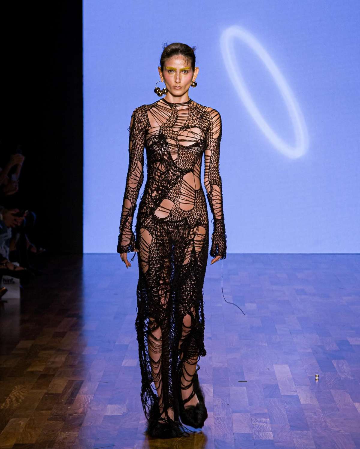 foto com cor. Abrilhante no SPFW - metrópoles