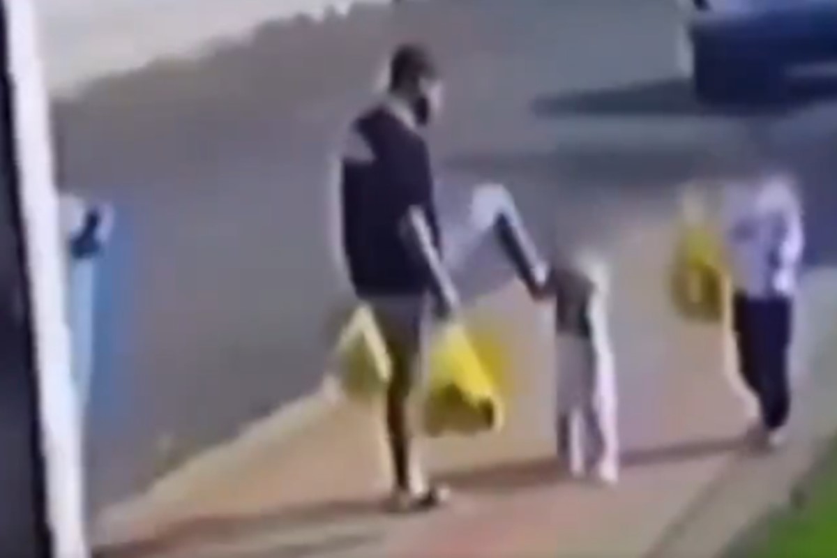 Pai chuta filha de 3 anos; vídeo choca no Paraná