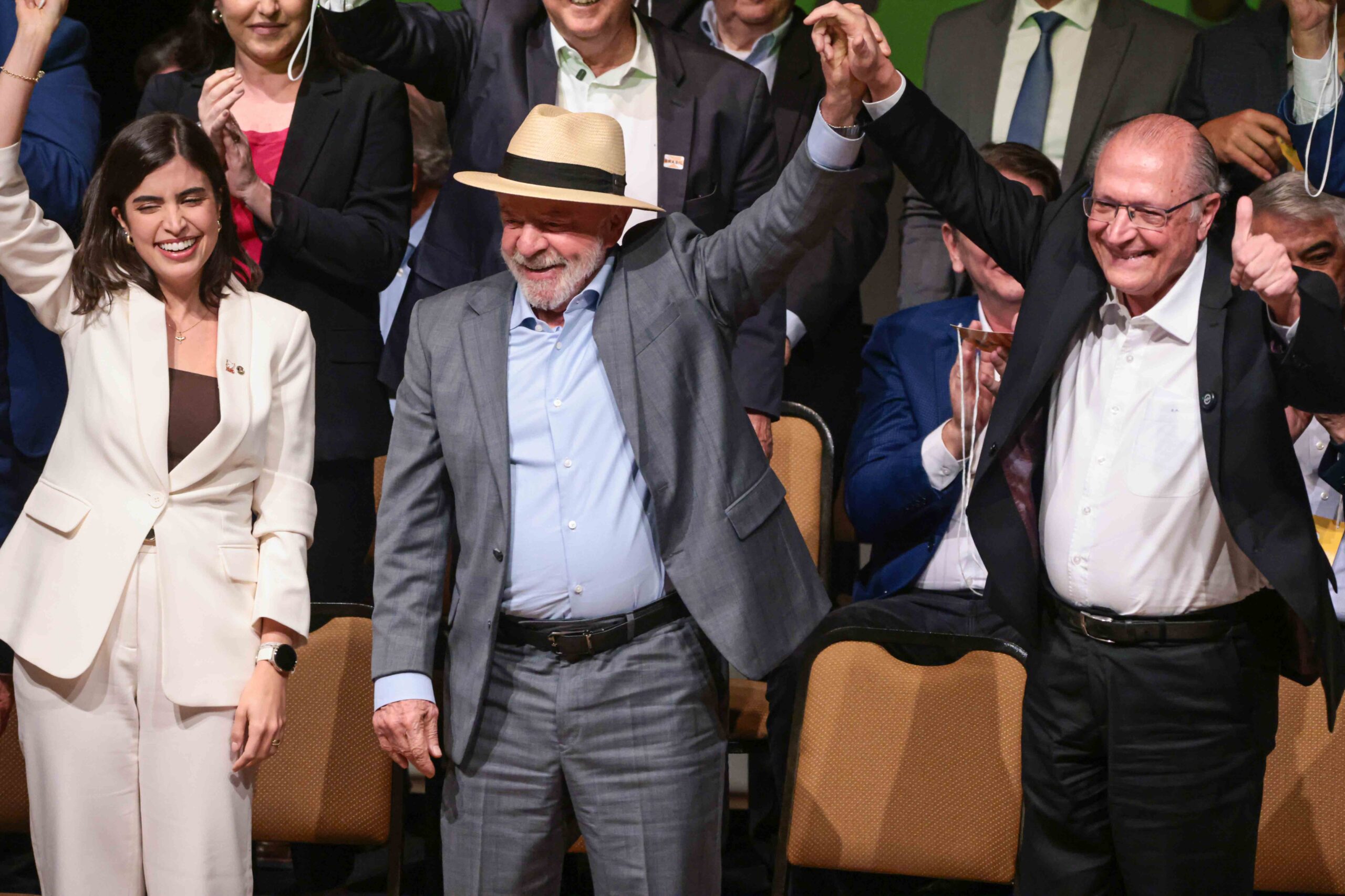 Imagem vinculada ao feed original: Alckmin é oficializado como vice na chapa de Lula em convenção do PSB