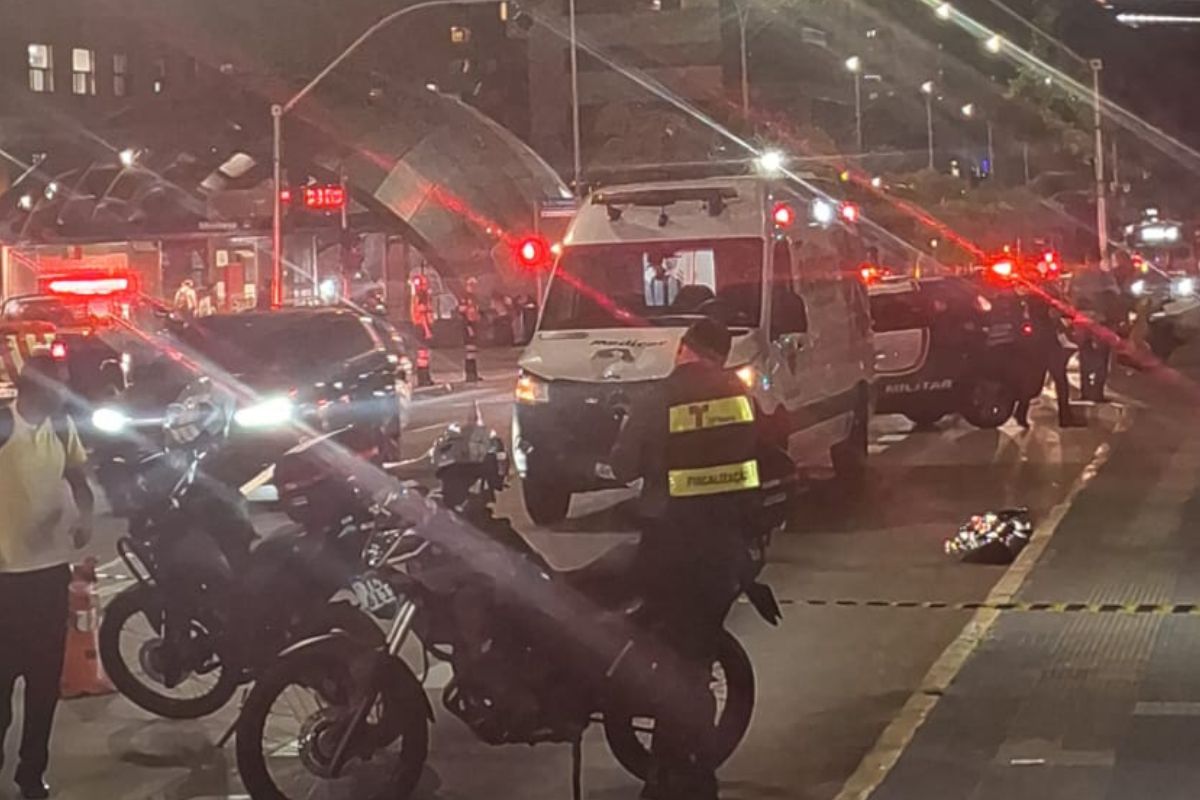 Homem de 54 anos morre após ser atropelado por ambulância