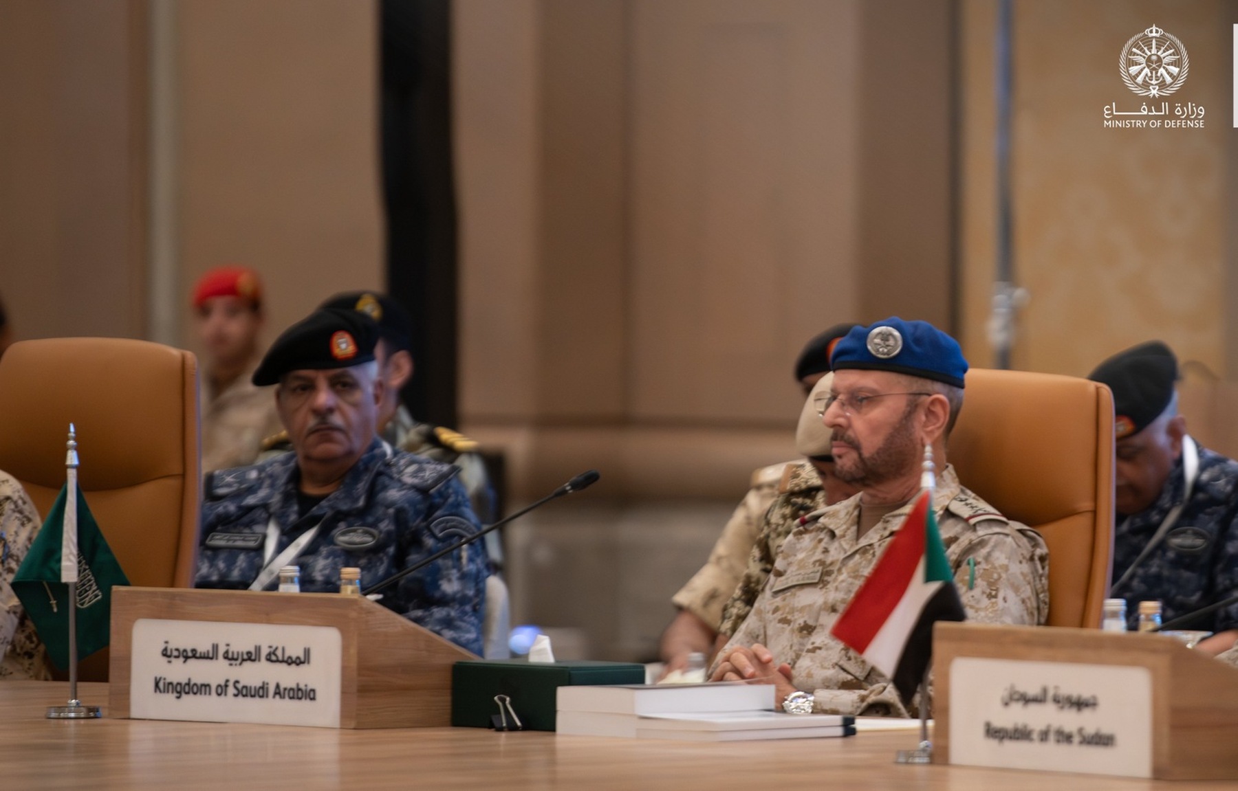 Arábia Saudita cria aliança militar contra bloqueios do Irã e Houthis