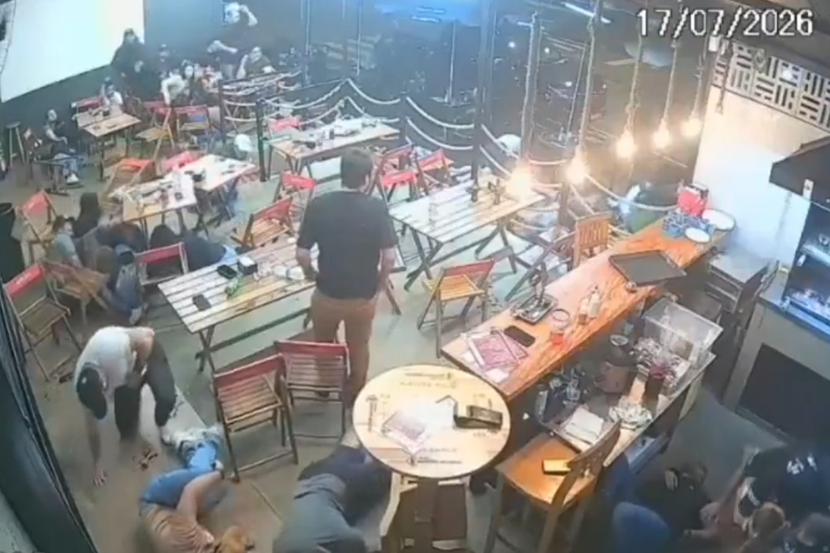 Ataque a tiros em loja de conveniência deixa três mortos no Paraná