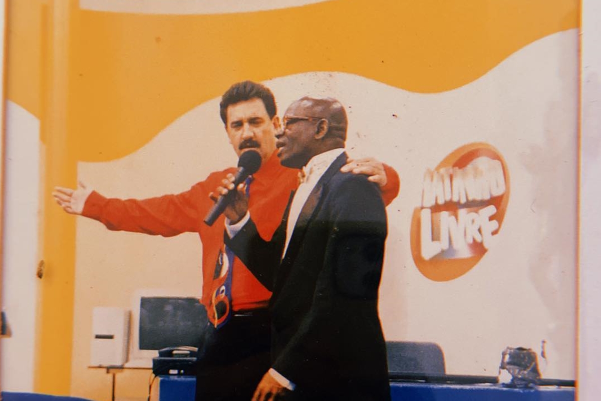 Morre Azulão, ex-assistente do programa do Ratinho, aos 95 anos