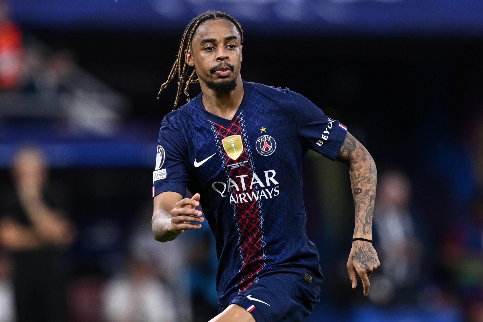 Liverpool apresenta proposta de R$ 700 milhões por Barcola, do PSG