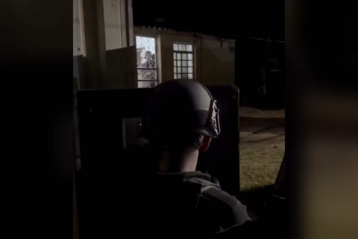 Imagem vinculada ao feed original: Imagens mostram ação do Bope para salvar criança feita refém em MG