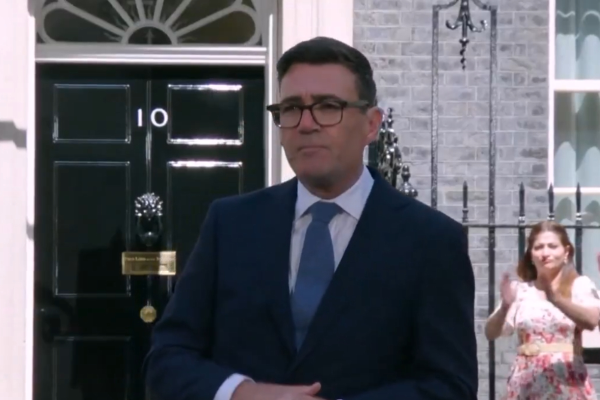 Reino Unido: Burnham assume como premiê e promete novo modelo econômico