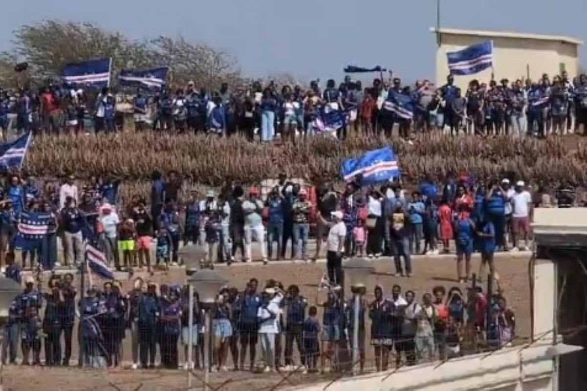 Cabo Verde recebe seleção com festa após campanha histórica na Copa