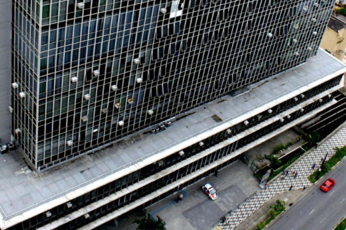 Gratificação Fixa Paga a Servidores "Rebaixados" em SP Gera Debate