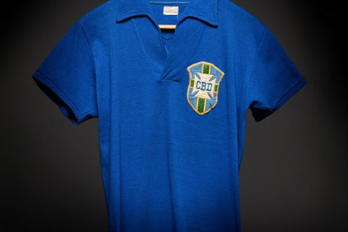 Copa: camisa de Pelé usada em 1958 é vendida por R$ 25 milhões
