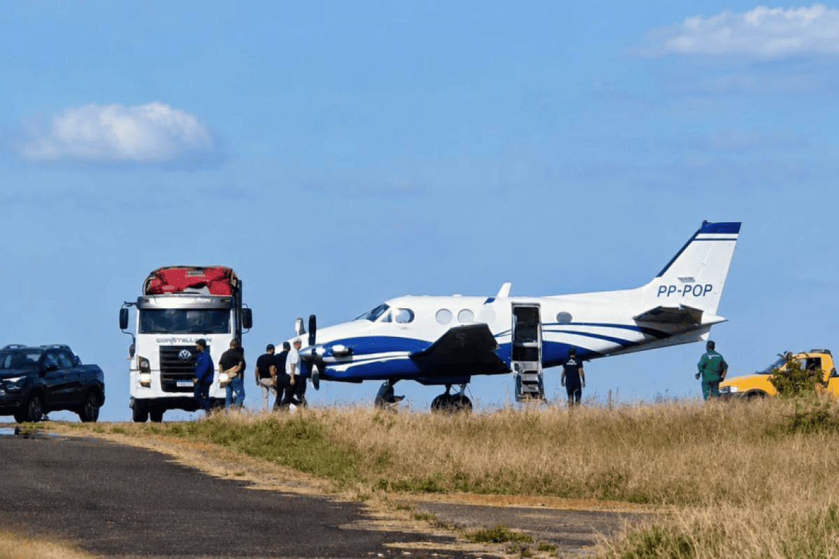 Avião realiza pouso de barriga após falha operacional no interior de SP