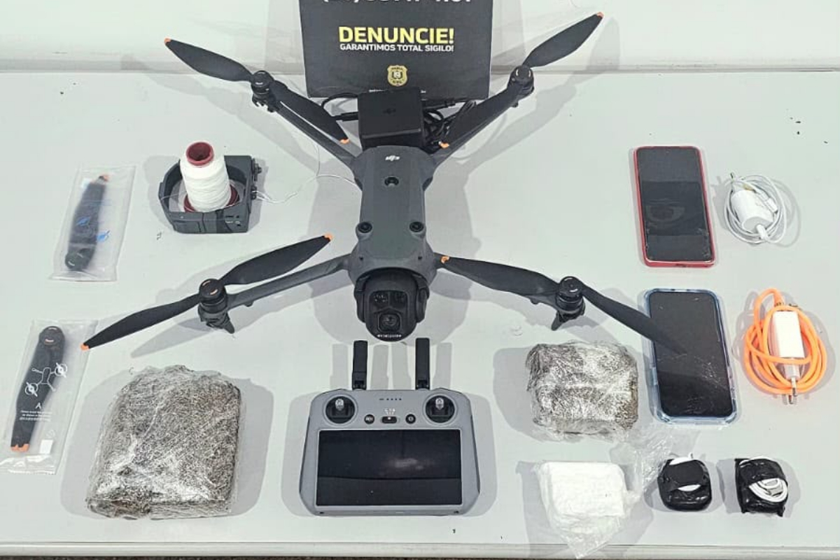 Mulher usa drone de R$ 39 mil para enviar drogas e celulares à prisão
