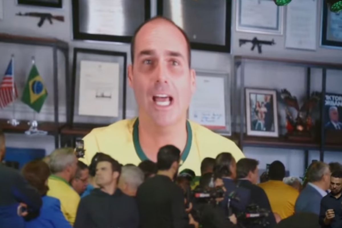 Em recado a Flávio, Eduardo Bolsonaro nega "acordo" pelo Senado