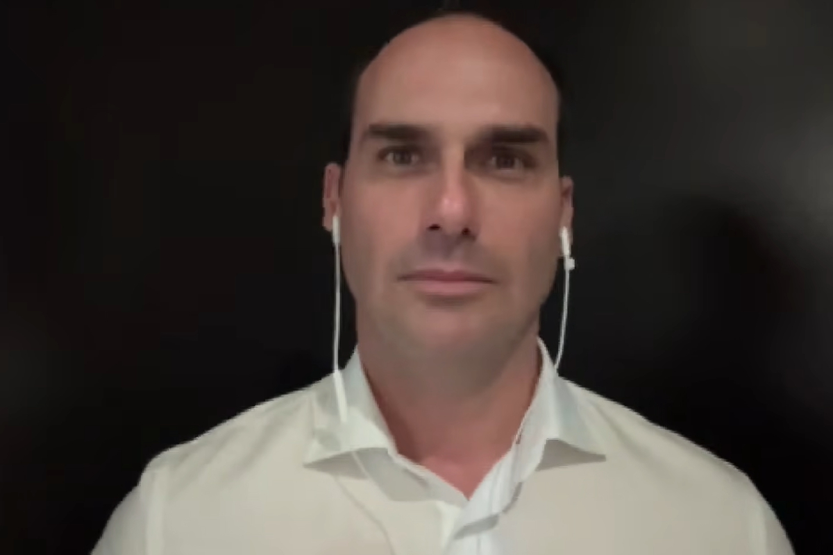 Eduardo Bolsonaro critica Lula por suposta interferência nas eleições argentinas