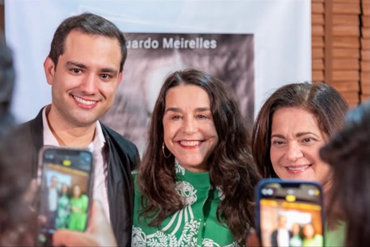 Eduardo Meirelles no lançamento da biografia de Lucélia Santos