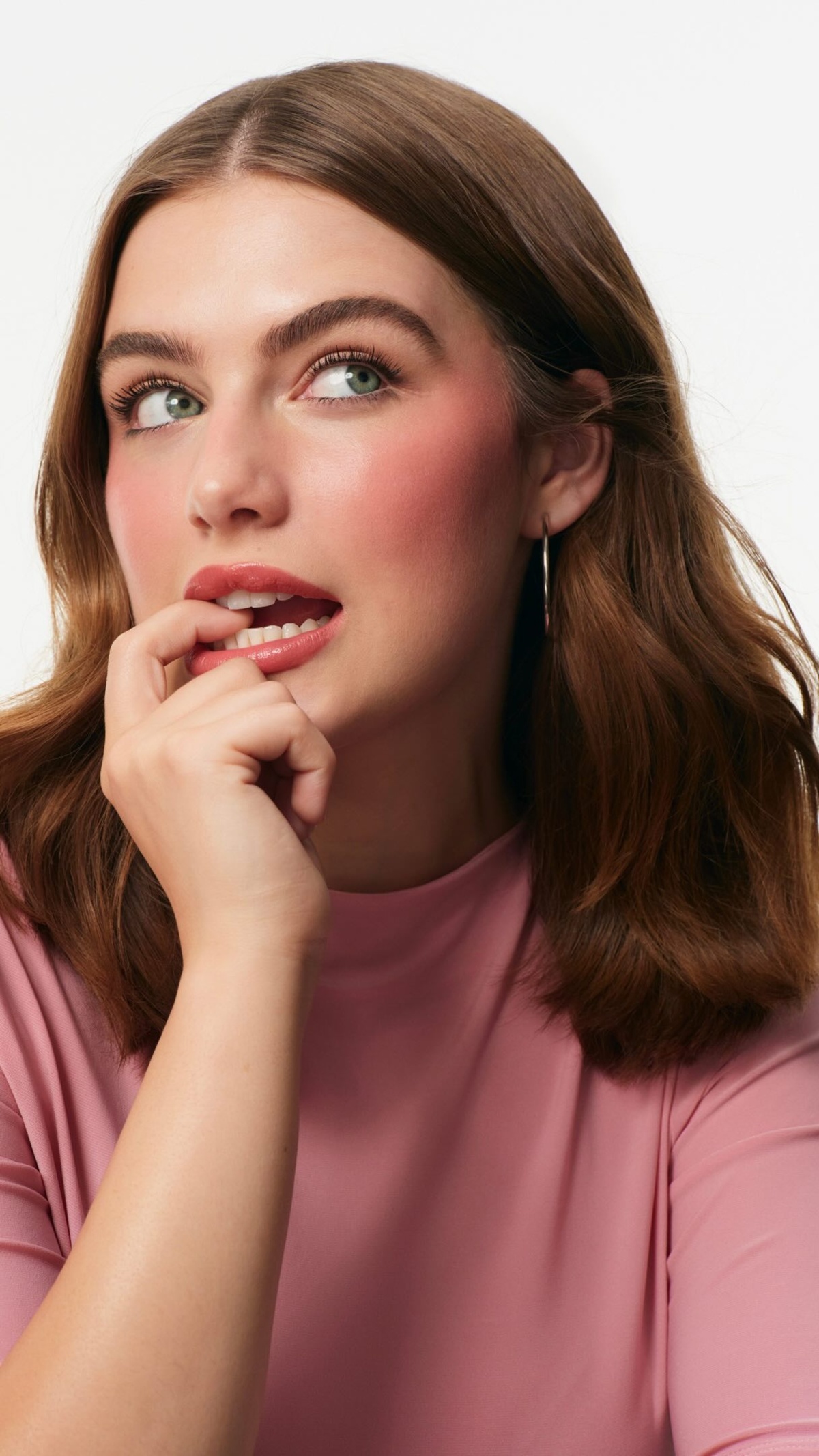 ella bright embaixadora rare beauty - metrópoles