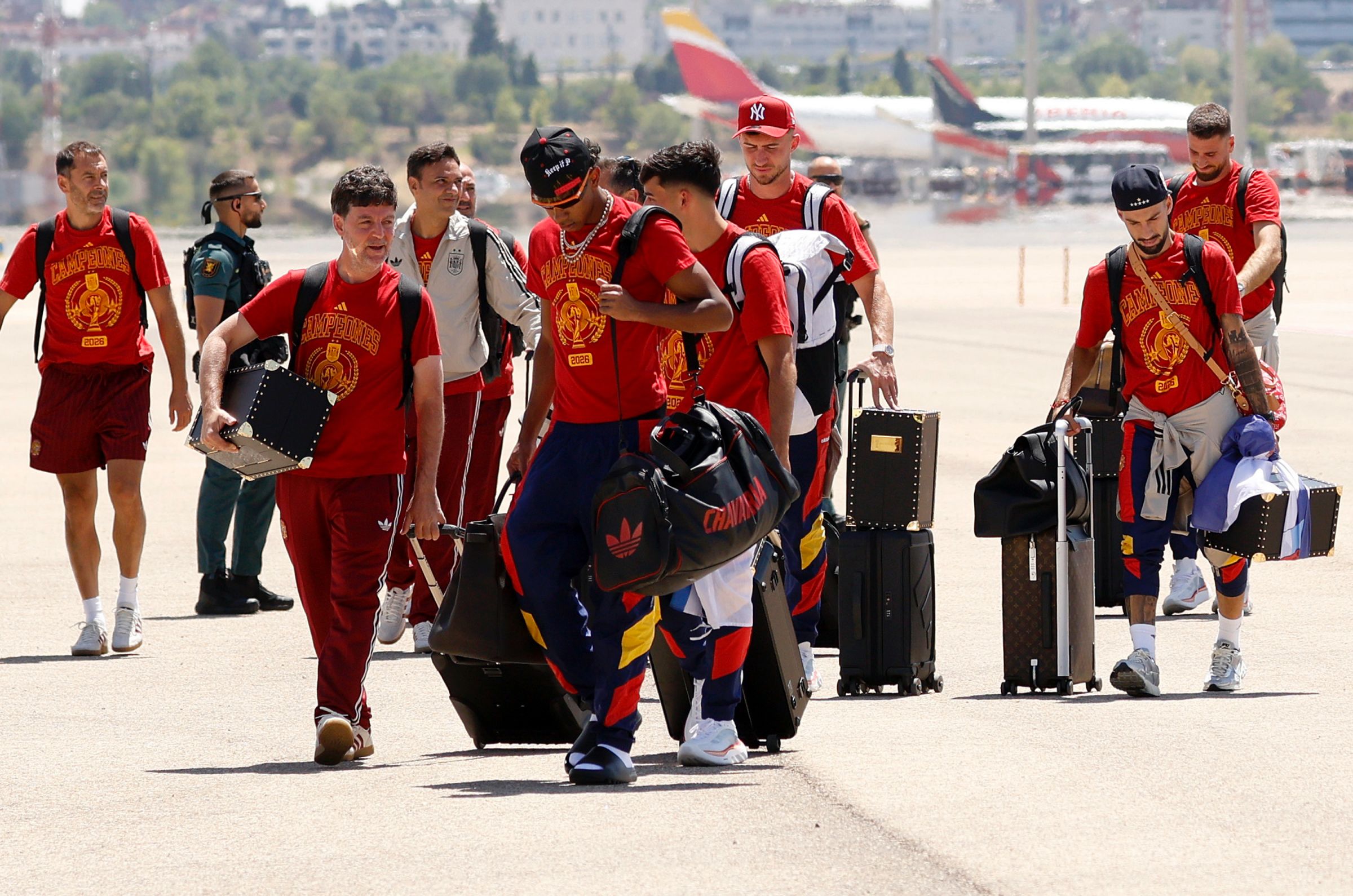 Seleção da Espanha desembarca em Madri após título da Copa do Mundo 23 Seleção espanhola na chegada a Madri - imagem 3