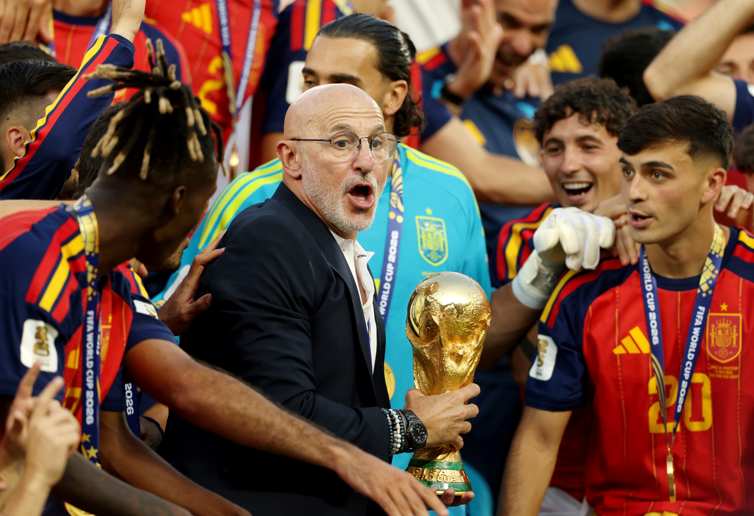 De estagiário a campeão: Luis de la Fuente começou na base da Espanha