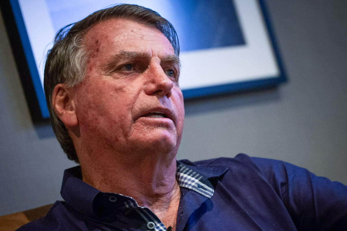 "Bolsonaro tem vontade de participar do governo", diz irmão após visita