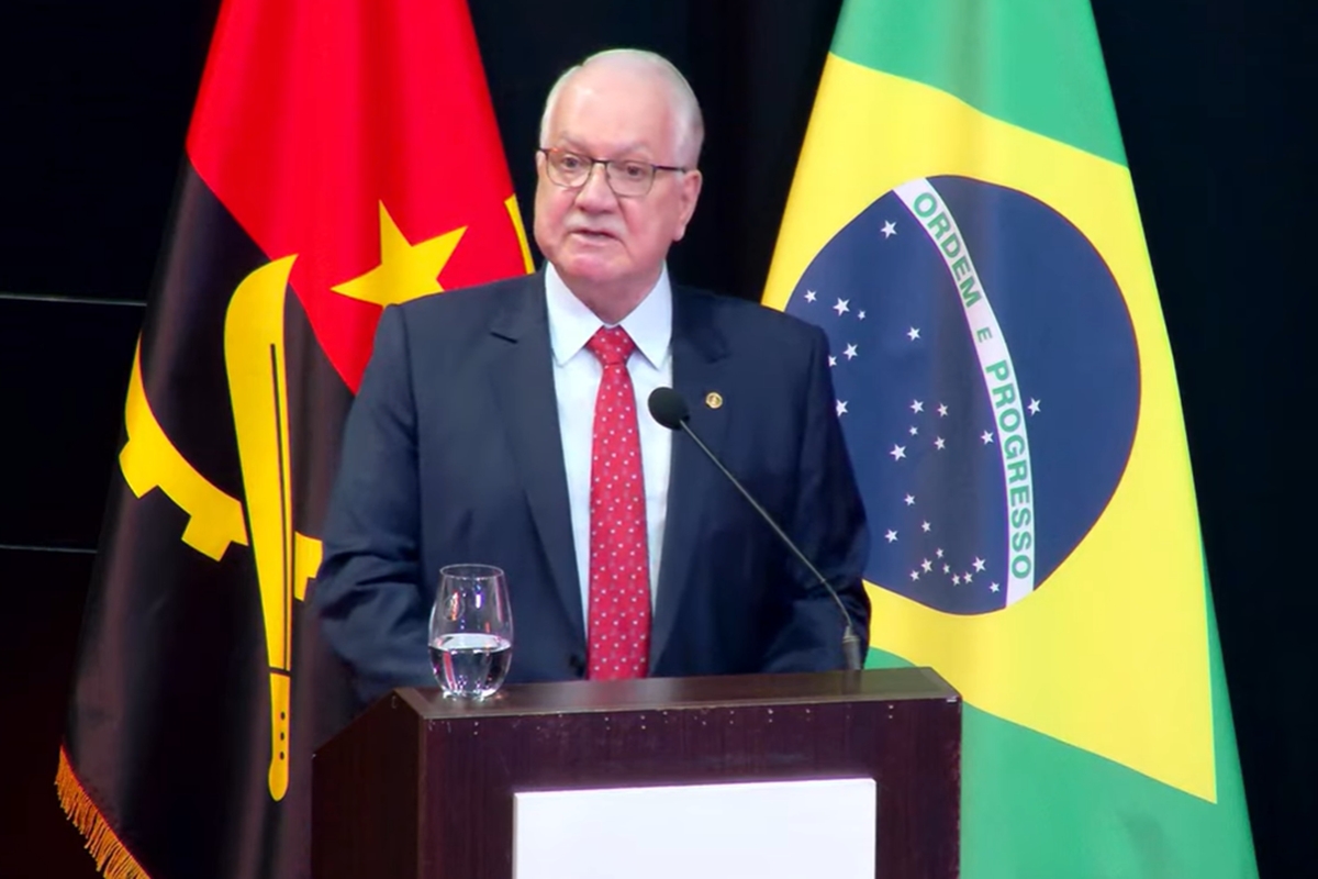 Em Angola, Fachin fala de independência judicial: "Decidir sem medo"