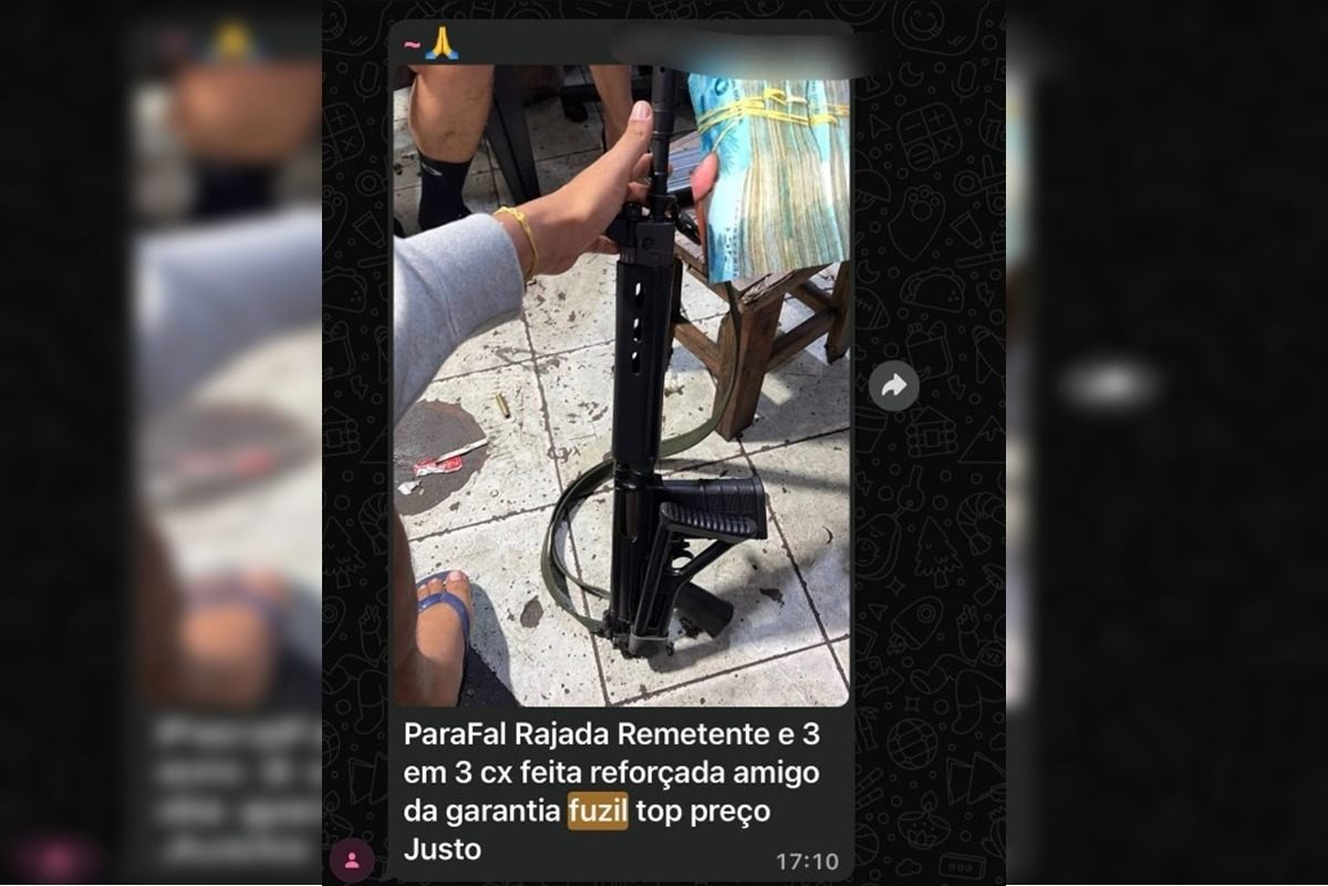 Criminosos do Rio: Grupos de WhatsApp se tornam feiras de armas e drogas