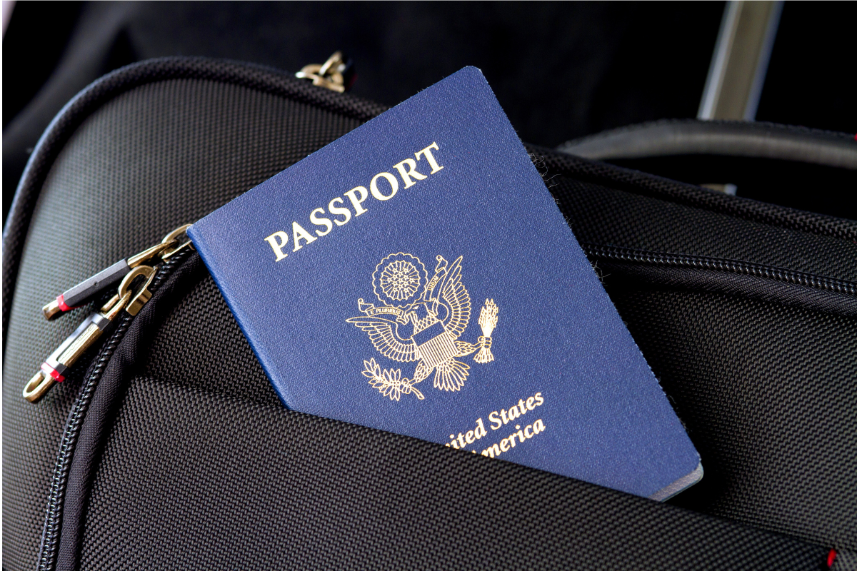 Filha esquece passaporte para viagem e mãe decide embarcar sem ela