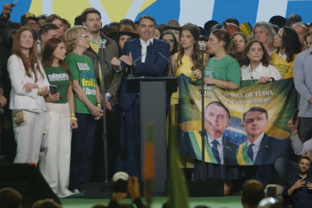 Imagem vinculada ao feed original: Vídeo de Michelle e Bolsonaro de IA: o que marcou lançamento de Flávio à Presidência