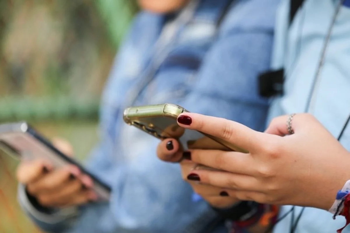 Justiça manda empresa pagar o dobro do valor de celular não entregue