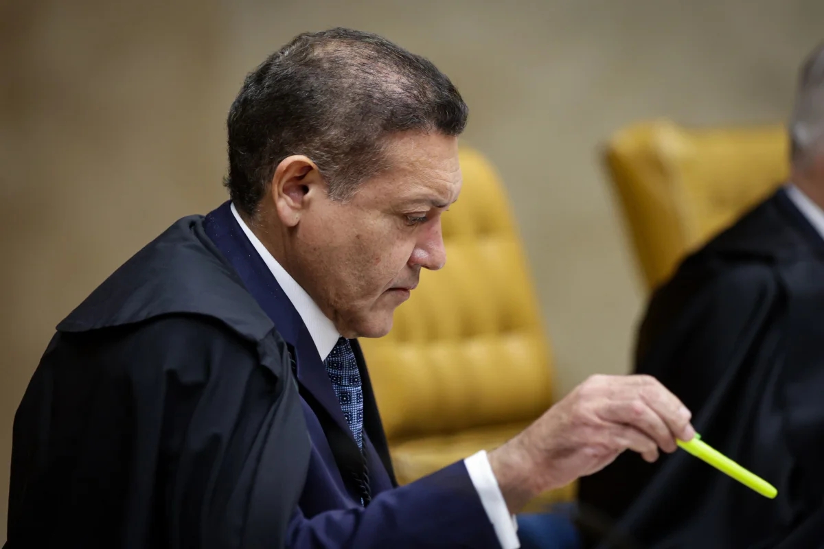 TSE Define Estratégias Contra Fake News e IA nas Eleições 2026