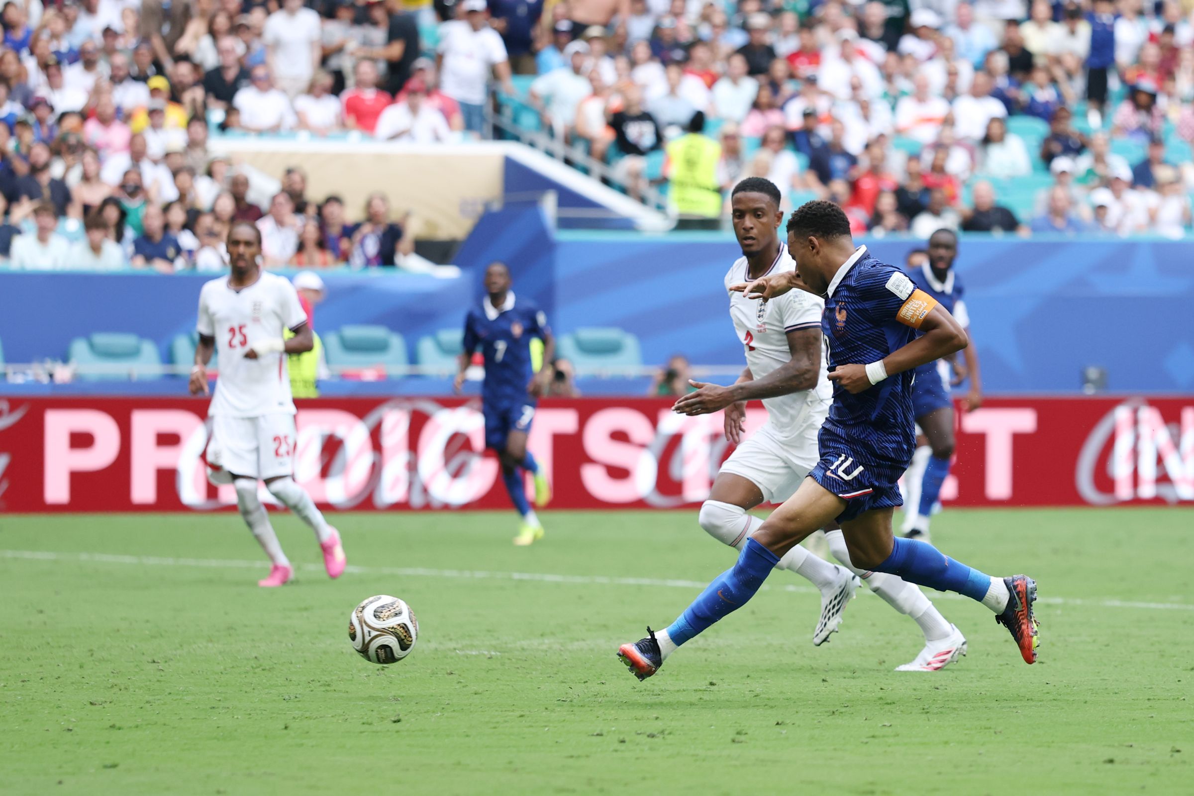 Mbappé em destaque na partida