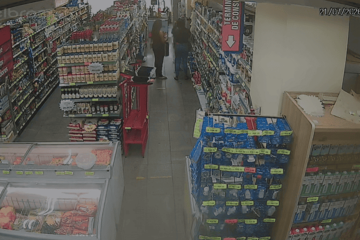 Quatro pessoas são presas após furtar café, shampoo e creme em mercado