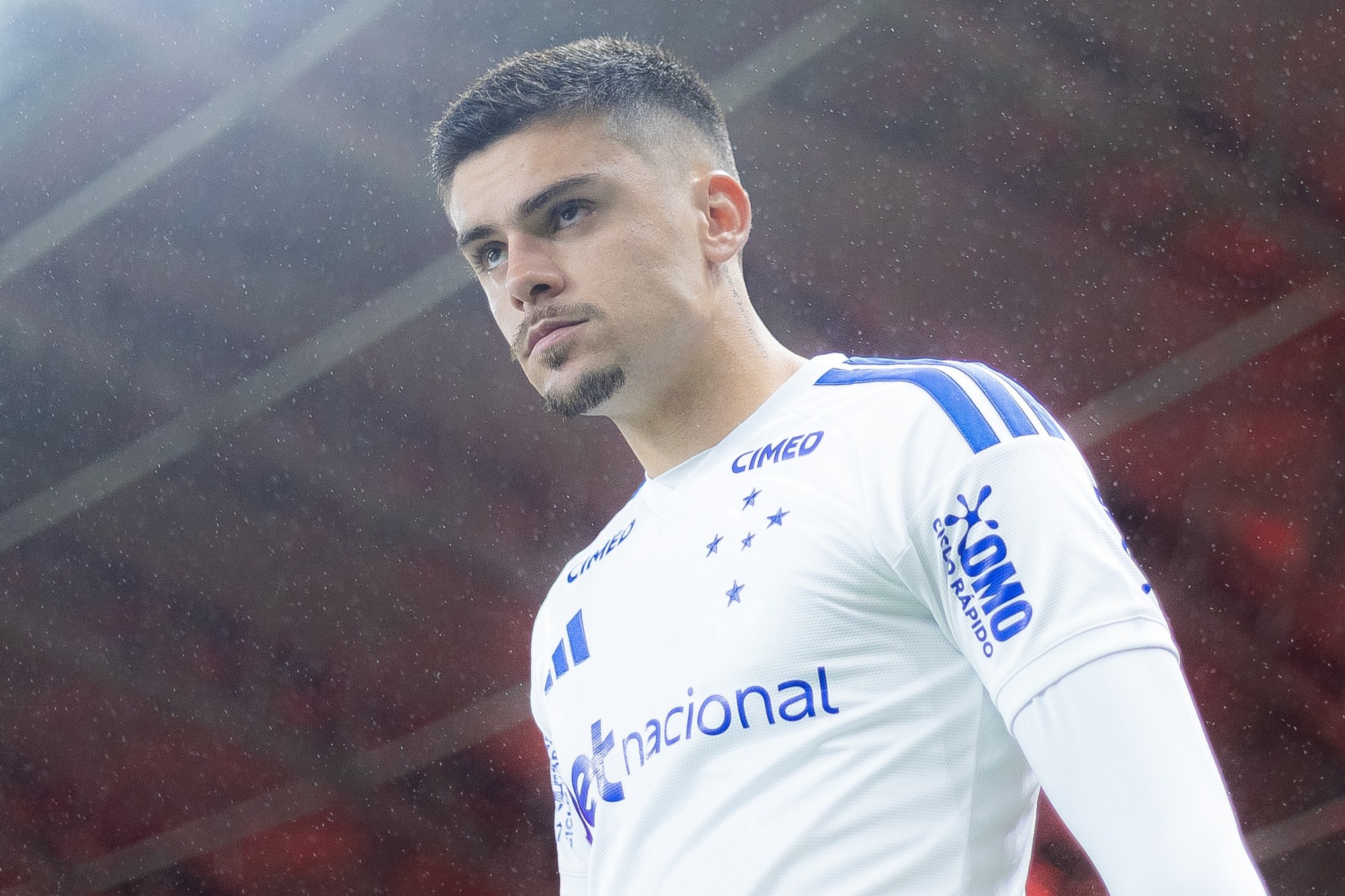 Gabriel Pec, do Cruzeiro, tem fratura confirmada na perna esquerda