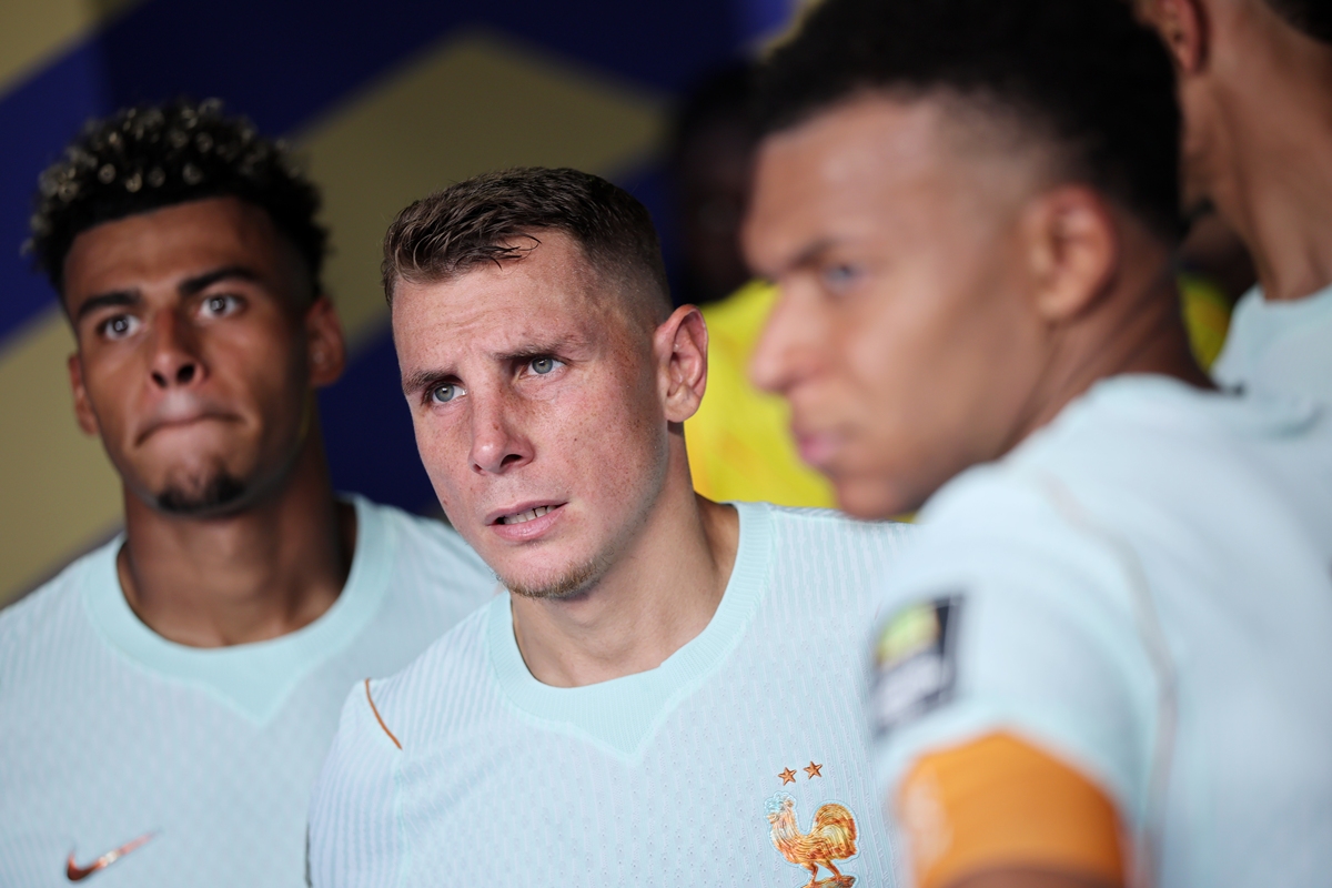 PSG Avança para Contratar Lucas Digne, Lateral da Seleção Francesa