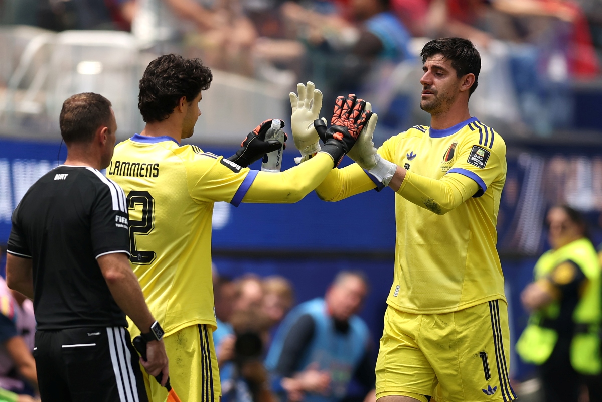 Courtois lamenta saída de campo em derrota da Bélgica