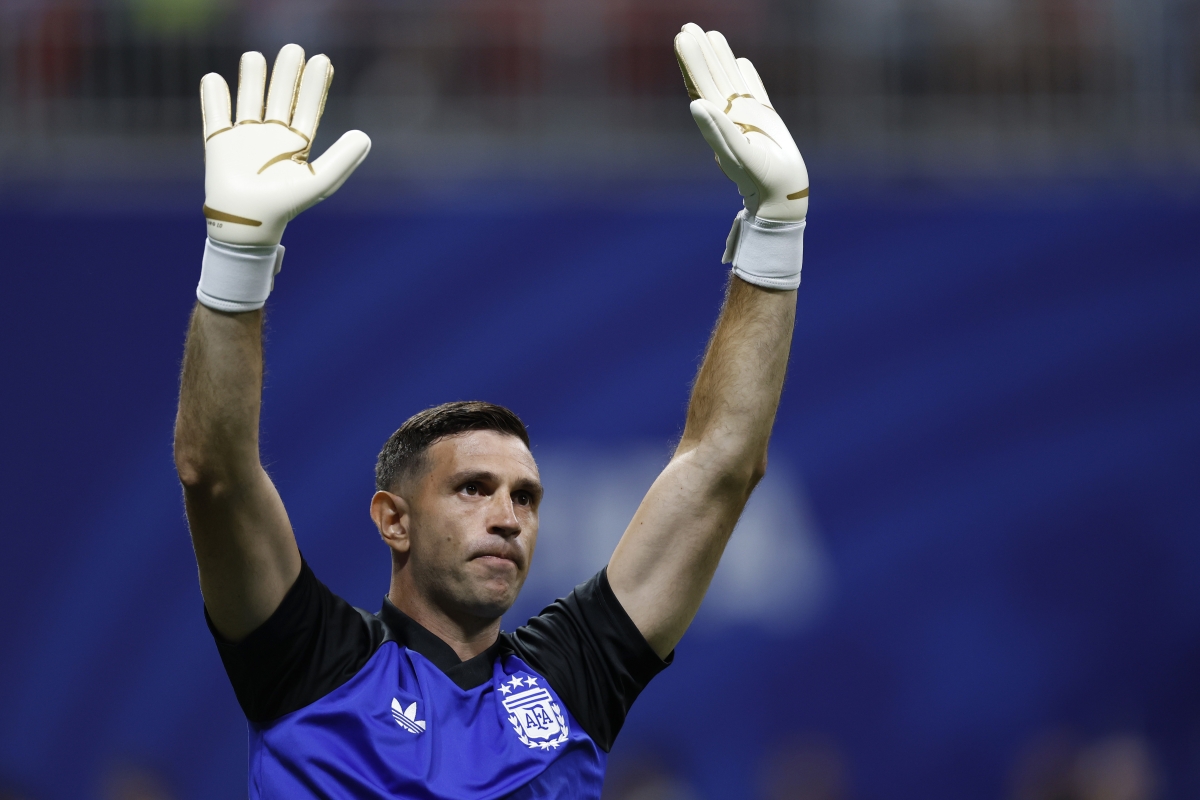 Dibu Martínez se torna o goleiro argentino com mais partidas em Copas