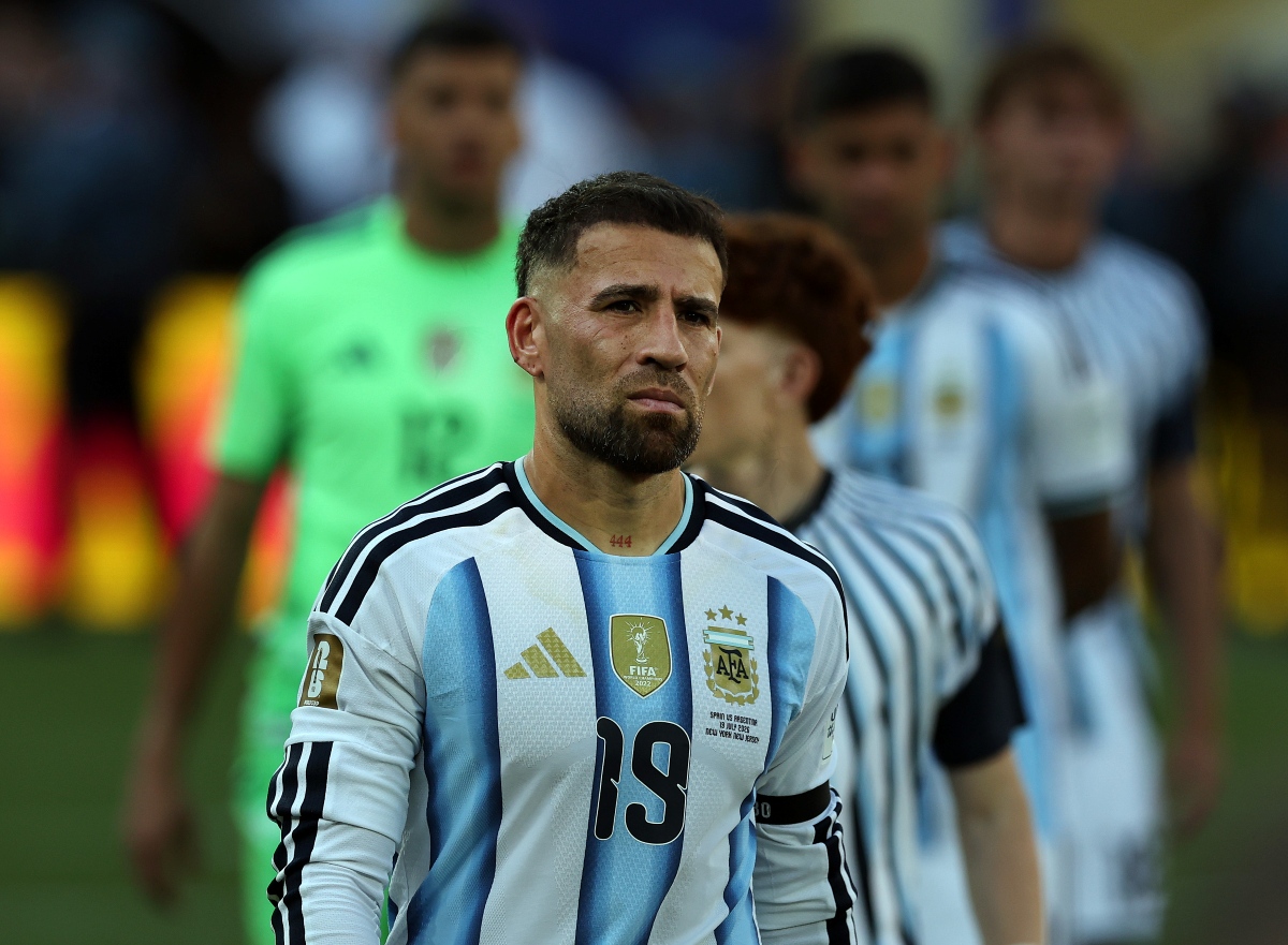 Após vice na Copa, Otamendi anuncia aposentadoria da seleção argentina
