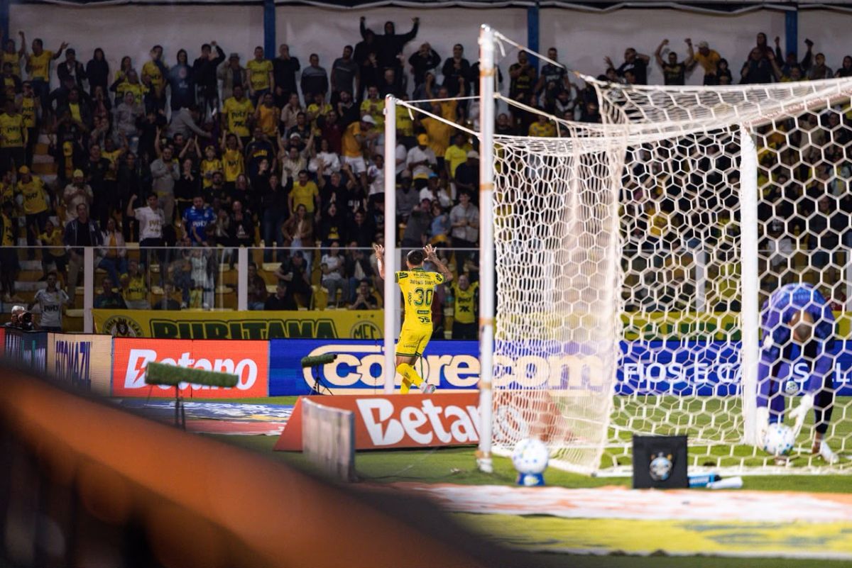 Brasileirão: Mirassol vence Grêmio por 2 x 1 jogando no Maião