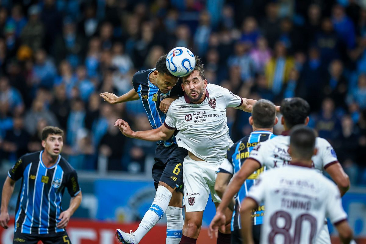 Eliminação do Grêmio provoca protestos e clamor pela volta de Renato Gaúcho