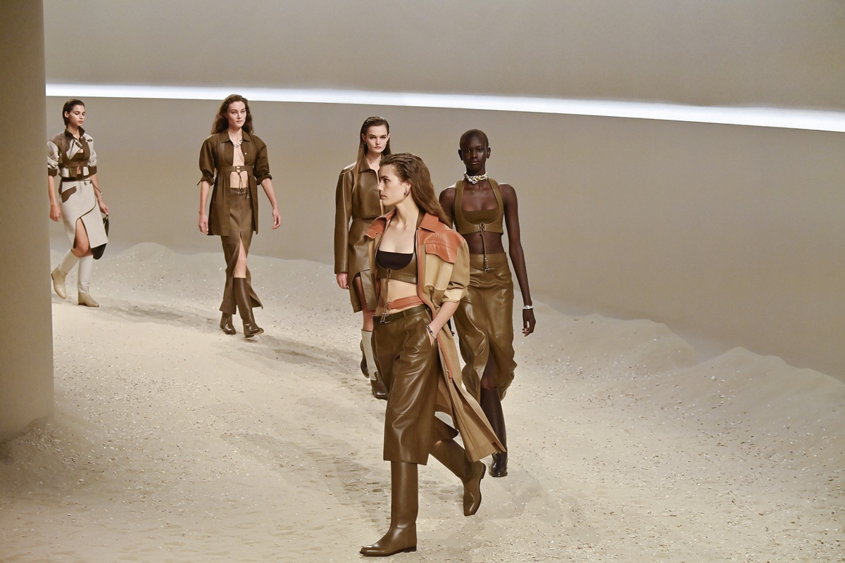 hermès estreia na alta-costura - metrópoles