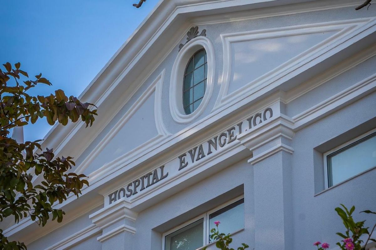 Recém-nascida é encontrada em lixo do banheiro de hospital no interior