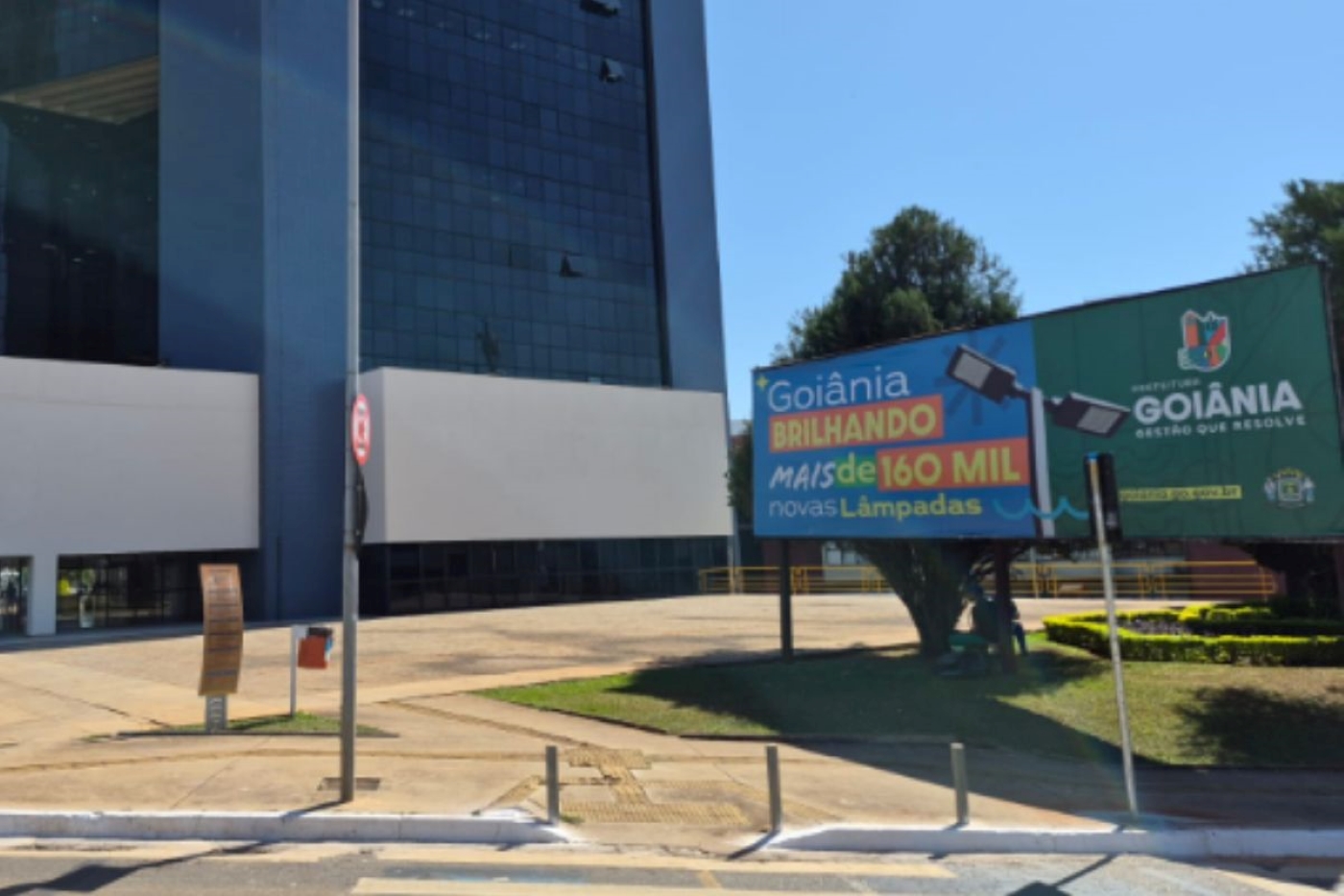 Empresas de Iluminação Suspendem Serviços em Goiânia por Falta de Pagamentos