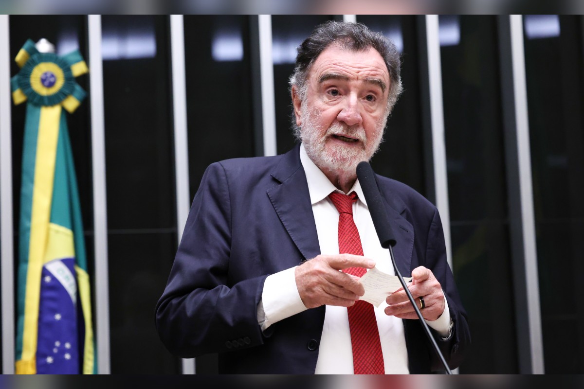 PT encaminha candidatura de Patrus em MG e agora busca ampliar aliança
