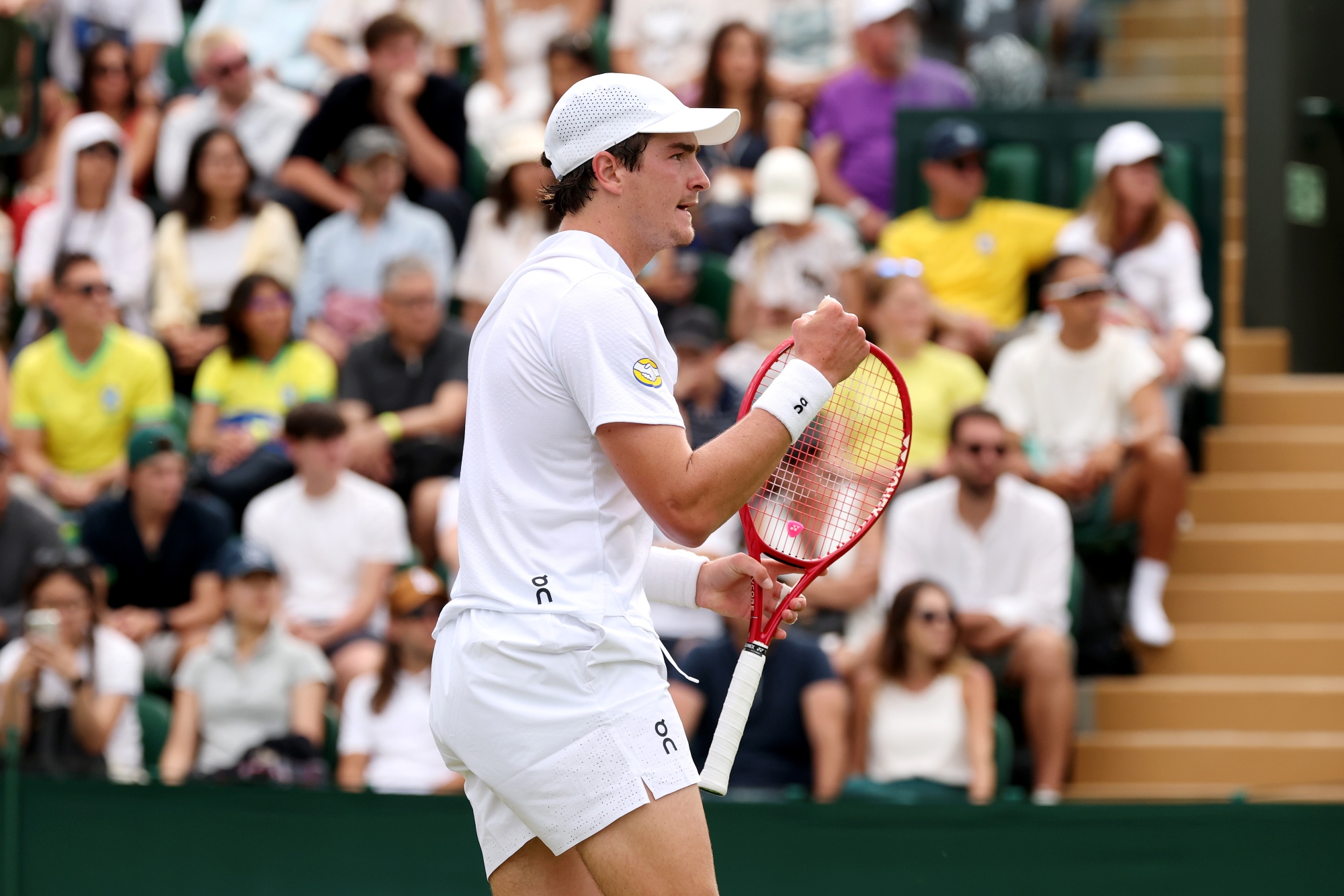 João Fonseca domina e vence Jesper de Jong por 3 sets a 0 em Wimbledon