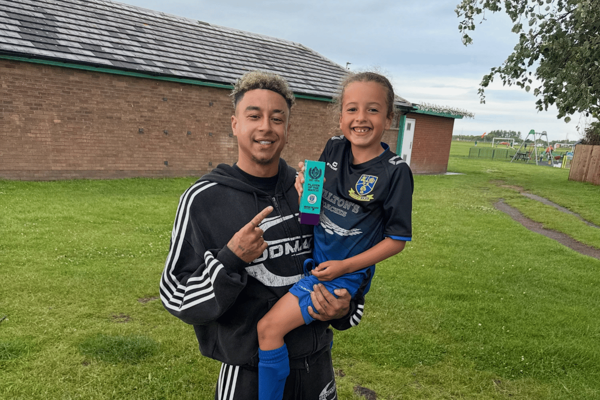 Hope, filha de Lingard, participa de treino do Corinthians Feminino