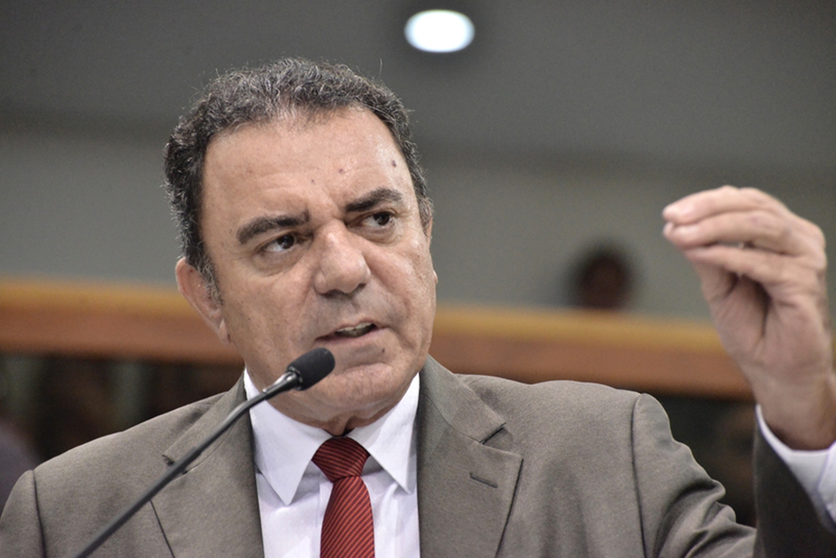 PT-GO confirma Luís César Bueno como candidato ao governo