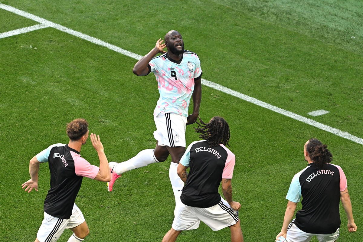 Lukaku imita dança de Trump em provocação após gol contra EUA